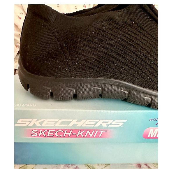 New Skechers Skech-Knit Shoes Memory Foam slip on comfortable 11 - Picture 7 of 9